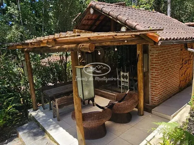 Casa com 622m² 3 quartos e 3 banheiros, à venda, no bairro Fazendinha (Penedo) em Itatiaia