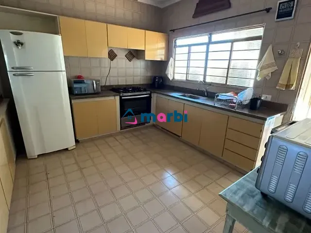 Casa com 420m² 4 quartos e 4 banheiros, à venda, no bairro Vila Santa Catarina em Americana