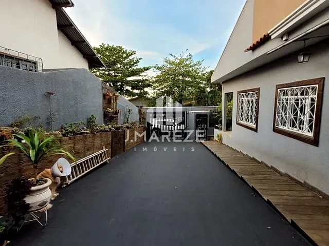 Casa com 408m² 3 quartos e 3 banheiros, à venda, no bairro Centro em Apucarana