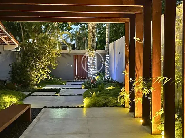 Casa com 1508m² 5 quartos e 7 banheiros, à venda ou para alugar, no bairro Barra da Tijuca em Rio de Janeiro