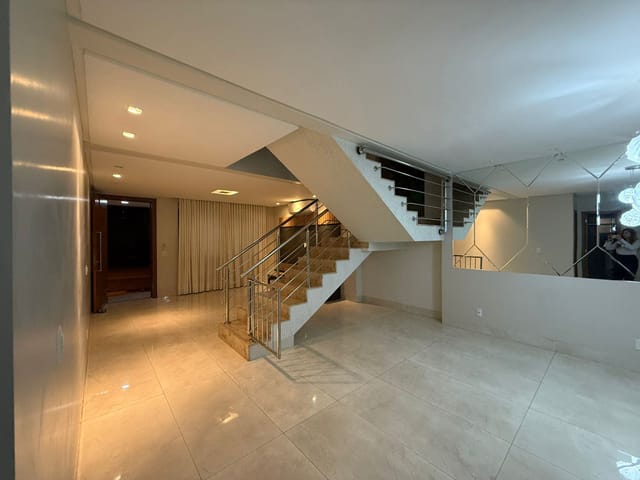 Casa com 392m² 4 quartos e 5 banheiros, para alugar, no bairro Jardins Valência em Goiânia