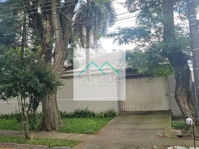 Casa com 384m² 3 quartos e 4 banheiros, à venda, no bairro Água Verde em Curitiba