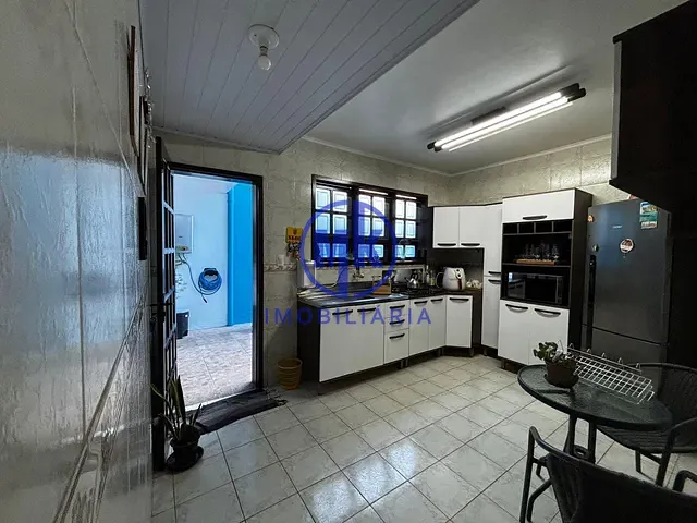 Casa 4 quartos e 2 banheiros, para alugar, no bairro Vera Cruz em Gravataí