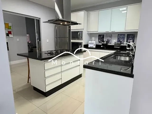 Casa 2 quartos e 3 banheiros, à venda, no bairro Jardim Belvedere em Volta Redonda