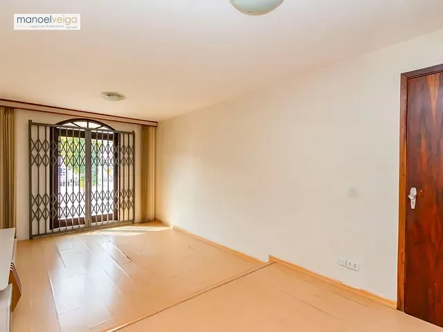 Casa 3 quartos e 2 banheiros, para alugar, no bairro Pinheirinho em Curitiba