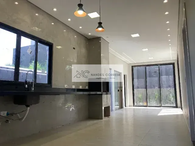 Casa com 263m² 3 quartos e 5 banheiros, à venda, no bairro Pqo Taua em Londrina