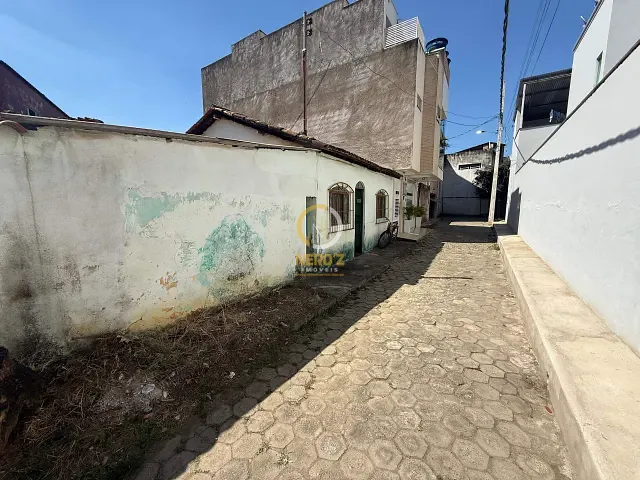 Casa 2 quartos e 1 banheiro, à venda, no bairro Centro em Dom Cavati