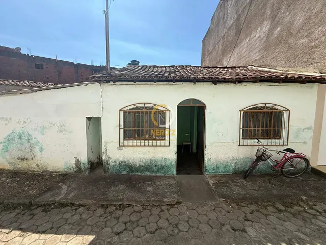Casa 2 quartos e 1 banheiro, à venda, no bairro Centro em Dom Cavati