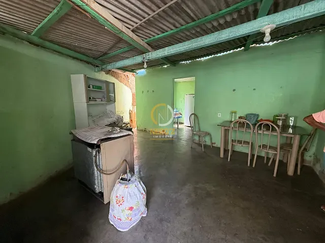 Casa 2 quartos e 1 banheiro, à venda, no bairro Centro em Dom Cavati