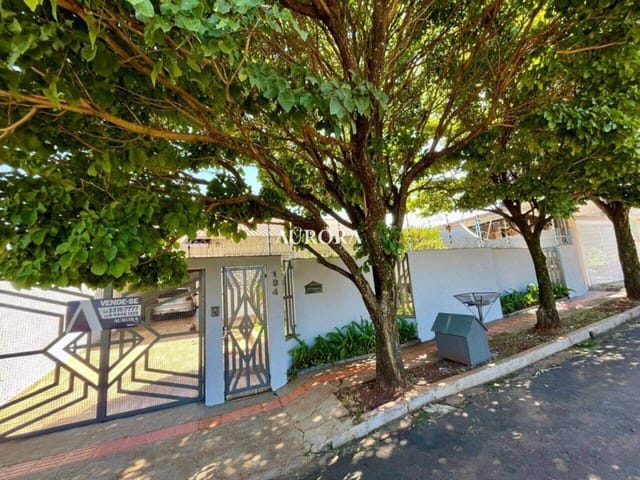 Casa com 450m² 3 quartos e 4 banheiros, à venda, no bairro Conjunto Residencial Vivendas do Arvoredo em Londrina