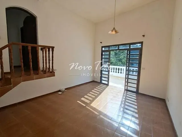 Casa 4 quartos e 3 banheiros, para alugar, no bairro Jardim Motorama em São José dos Campos