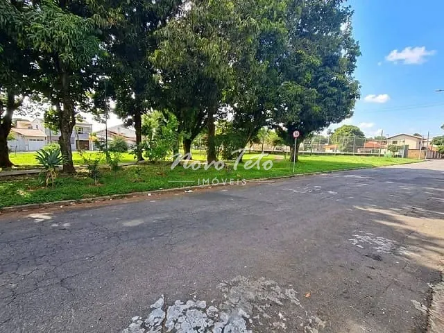 Casa 4 quartos e 3 banheiros, para alugar, no bairro Jardim Motorama em São José dos Campos
