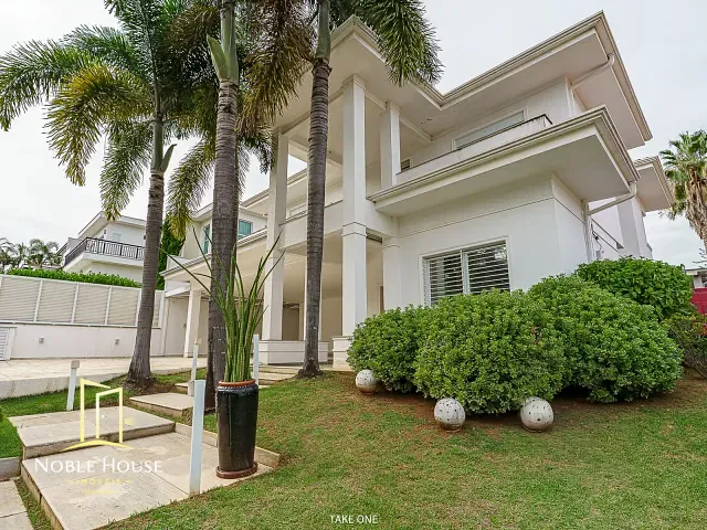 Casa com 1000m² 4 quartos e 7 banheiros, à venda, no bairro Bosque em Vinhedo