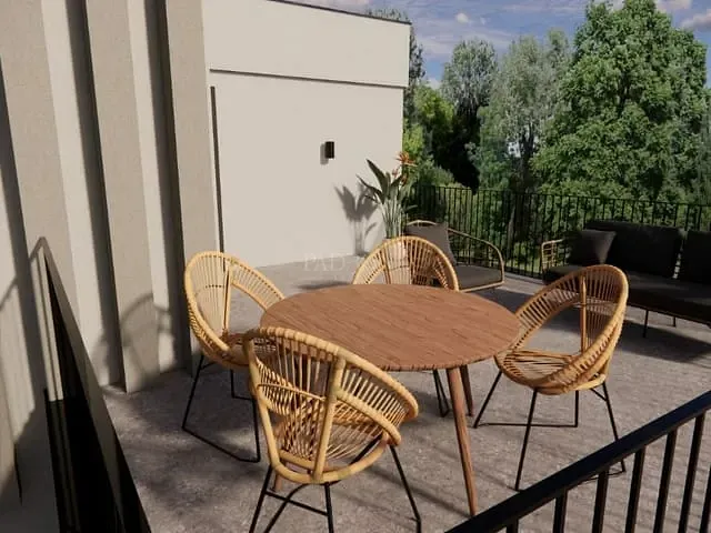 Casa com 207m² 4 quartos e 5 banheiros, à venda, no bairro Santa Cândida em Curitiba