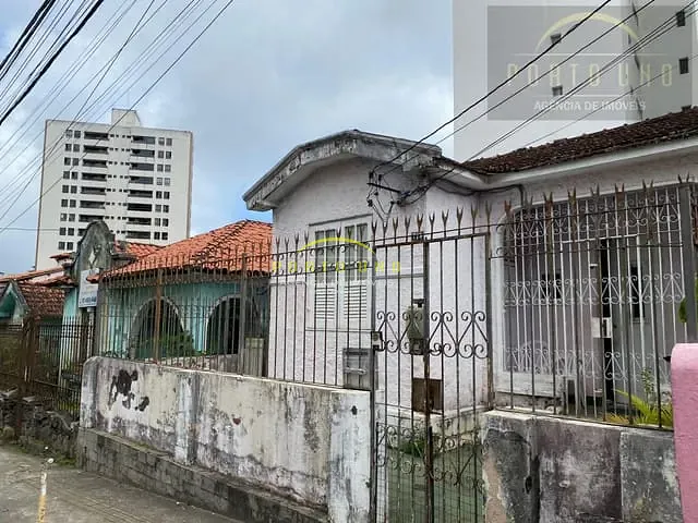 Casa com 733m², à venda, no bairro Garcia em Salvador