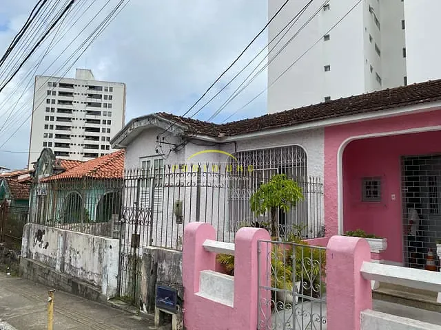 Casa com 733m², à venda, no bairro Garcia em Salvador