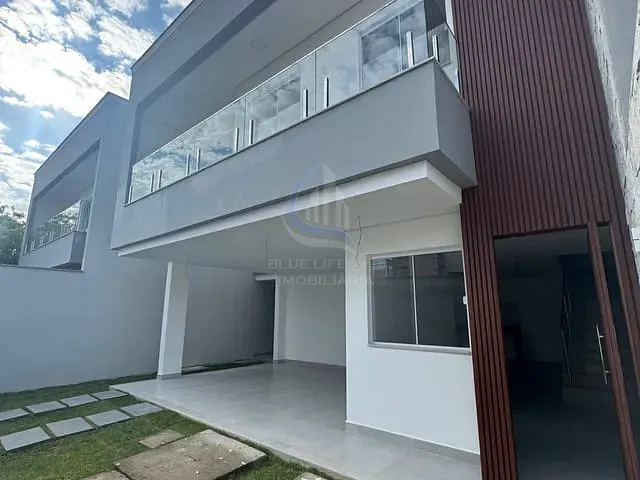 Casa 3 quartos e 2 banheiros, à venda, no bairro Morada do Sol em Vila Velha