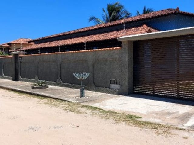 Casa com 784m² 3 quartos e 3 banheiros, à venda, no bairro Ouro Verde em Rio das Ostras
