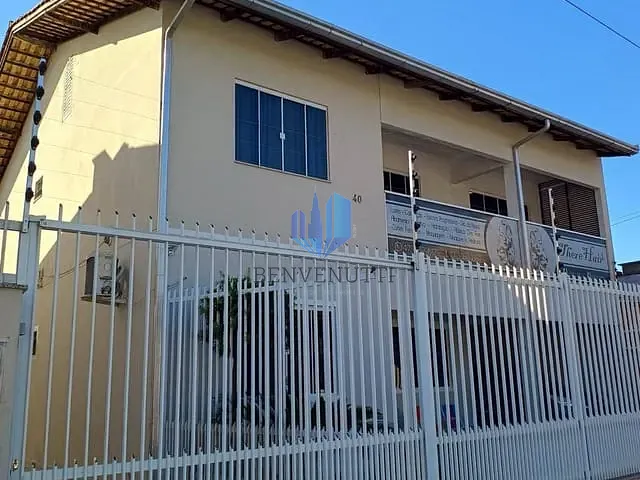 Casa 4 quartos e 2 banheiros, à venda, no bairro Tabuleiro em Camboriú