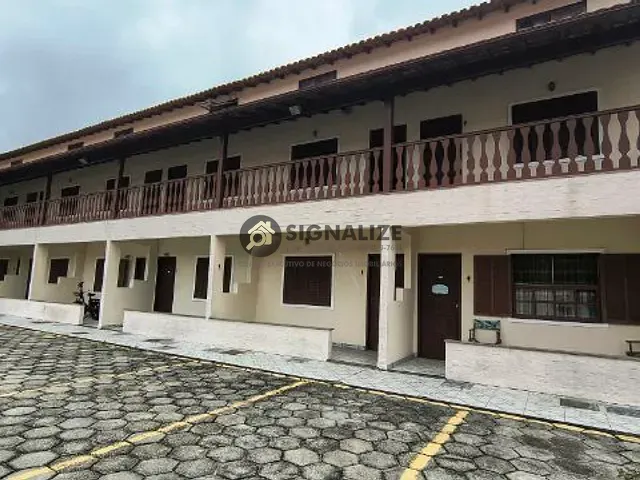 Casa 1 quarto e 2 banheiros, à venda, no bairro Peró  em Cabo Frio