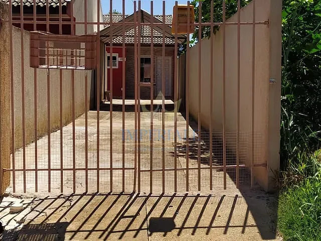 Casa com 60m² 3 quartos e 1 banheiro, à venda, no bairro Uvaranas em Ponta Grossa