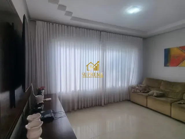 Casa com 403m² 3 quartos e 5 banheiros, à venda, no bairro Jardins Lisboa em Goiânia