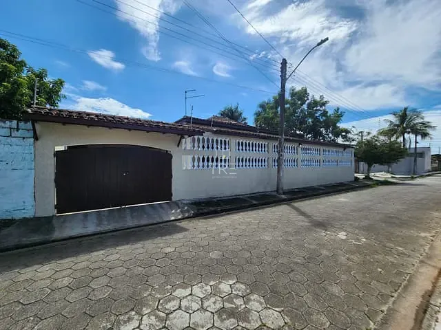 Casa com 326m² 3 quartos e 3 banheiros, à venda, no bairro Indaiá em Caraguatatuba