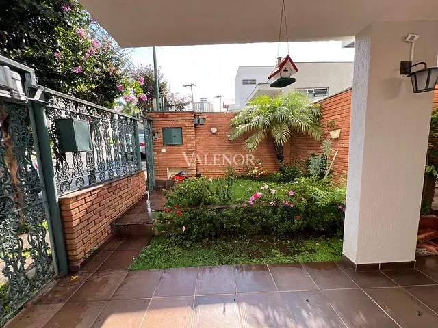 Casa com 370m², para alugar, no bairro Parque do Colégio em Jundiaí