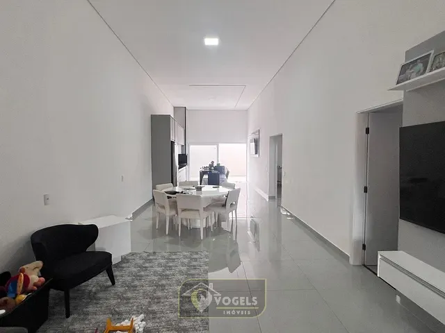 Casa 3 quartos e 2 banheiros, à venda, no bairro Resedás em Holambra