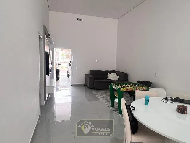 Casa 3 quartos e 2 banheiros, à venda, no bairro Resedás em Holambra