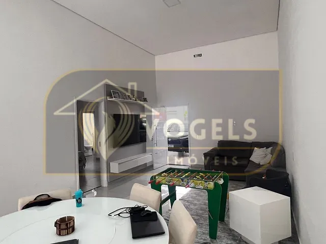 Casa 3 quartos e 2 banheiros, à venda, no bairro Resedás em Holambra