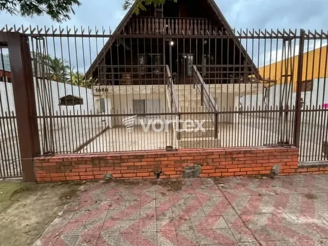 Casa 5 quartos e 3 banheiros, à venda, no bairro Santo Antônio em Uruguaiana