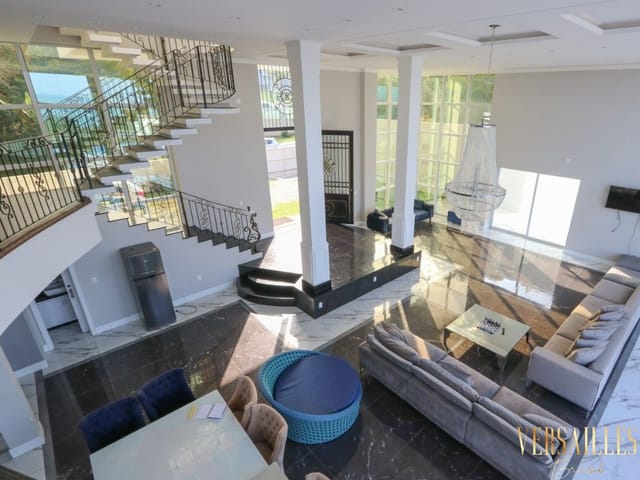 Foto do Casa - Casa de Alto Padrão Frente Mar à Venda em Balneário Camboriú - 6 Suítes, 6 Vagas | Versailles Brasil