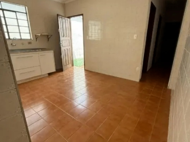 Casa com 120m² 3 quartos e 2 banheiros, à venda, no bairro Vila Pinheirinho em Santo André
