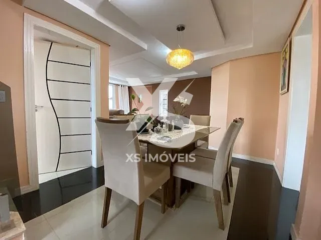 Casa com 432m² 6 quartos e 5 banheiros, à venda, no bairro Colônia São Venâncio em Almirante Tamandaré