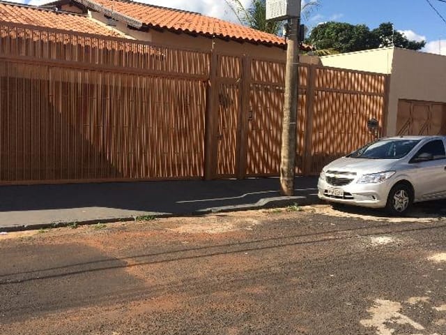 Foto do Casa - Casa à venda e locação 3 Quartos, 1 Suite, 4 Vagas, 600M², Vila Arquelau, Uberaba - MG | ZUCATO IMOBILIARIA LTDA