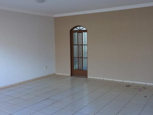 Foto do Casa - Casa à venda e locação 3 Quartos, 1 Suite, 4 Vagas, 600M², Vila Arquelau, Uberaba - MG | ZUCATO IMOBILIARIA LTDA
