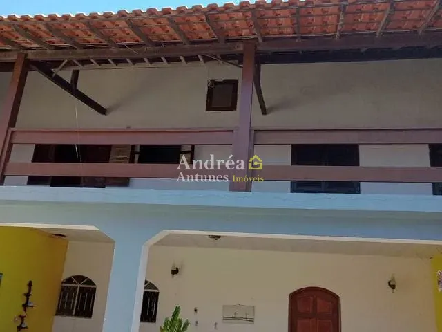 Casa com 450m² 3 quartos e 3 banheiros, à venda, no bairro Parque Burle em Cabo Frio