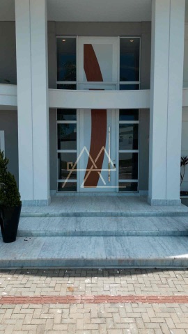 Casa com 1200m² 5 quartos e 8 banheiros, à venda, no bairro Parque Califórnia em Campos dos Goytacazes