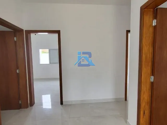Casa com 411m² 4 quartos e 2 banheiros, à venda, no bairro Bairro Itapema em Itatiba