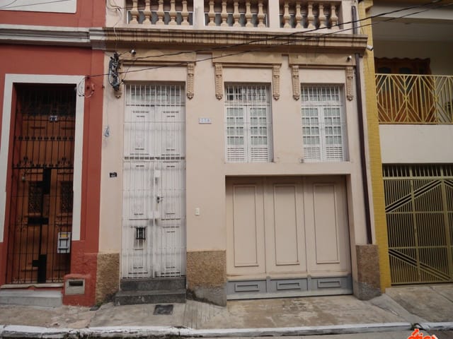 Casa 5 quartos e 2 banheiros, à venda, no bairro Reduto em Belém