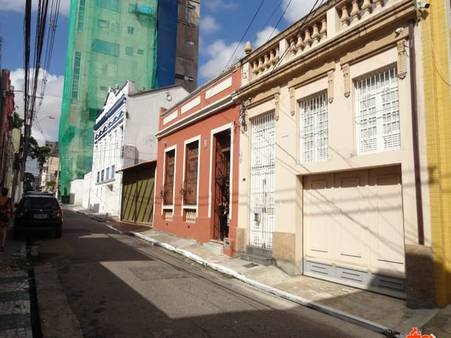 Casa 5 quartos e 2 banheiros, à venda, no bairro Reduto em Belém