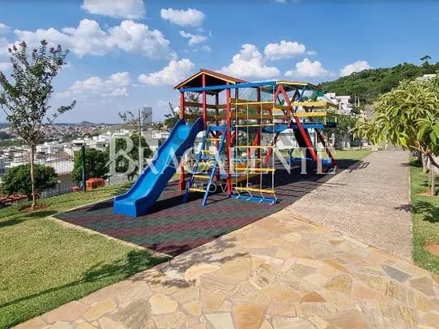 Casa com 346m², à venda, no bairro Pinheiro em VALINHOS