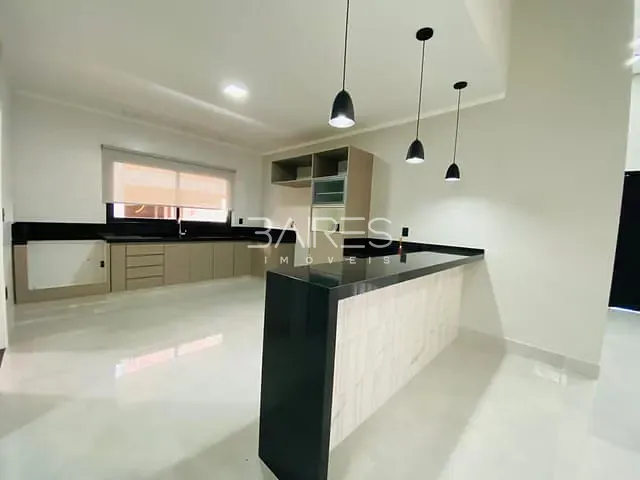 Casa com 300m² 3 quartos e 2 banheiros, à venda, no bairro Condomínio Residencial Campos do Conde em Bragança Paulista