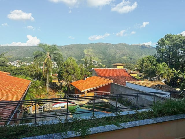 Casa 4 quartos e 7 banheiros, à venda, no bairro Vila Petrópolis em Atibaia