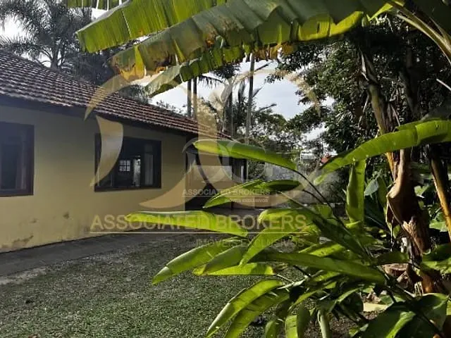 Casa com 473m² 6 quartos e 5 banheiros, à venda, no bairro Campeche em Florianópolis