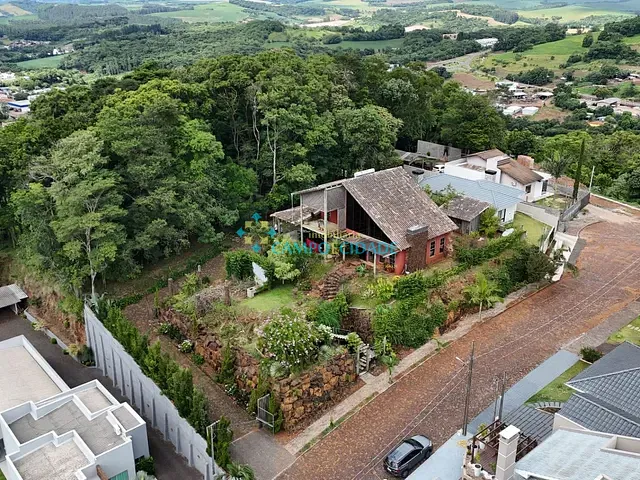 Casa com 2360m² 3 quartos e 1 banheiro, à venda, no bairro FREI VITO em Chopinzinho