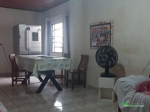 Casa com 300m² 2 quartos e 2 banheiros, à venda, no bairro Jardim Paranapunga em Três Lagoas