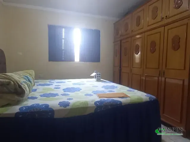 Casa com 300m² 2 quartos e 2 banheiros, à venda, no bairro Jardim Paranapunga em Três Lagoas