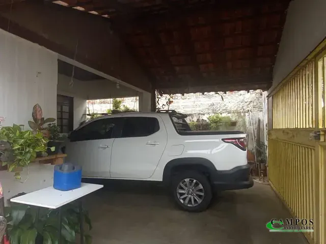 Casa com 300m² 2 quartos e 2 banheiros, à venda, no bairro Jardim Paranapunga em Três Lagoas
